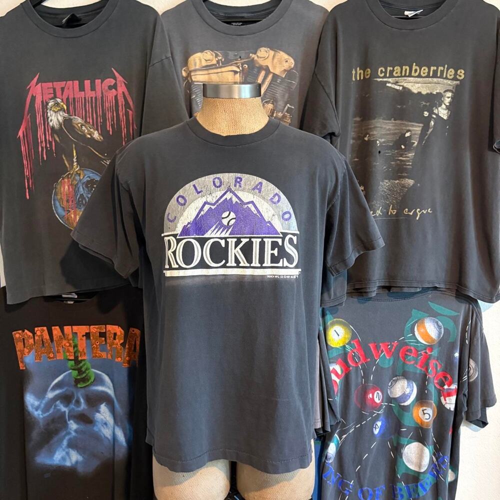 Vintage 1990s colorado rockies t shirt